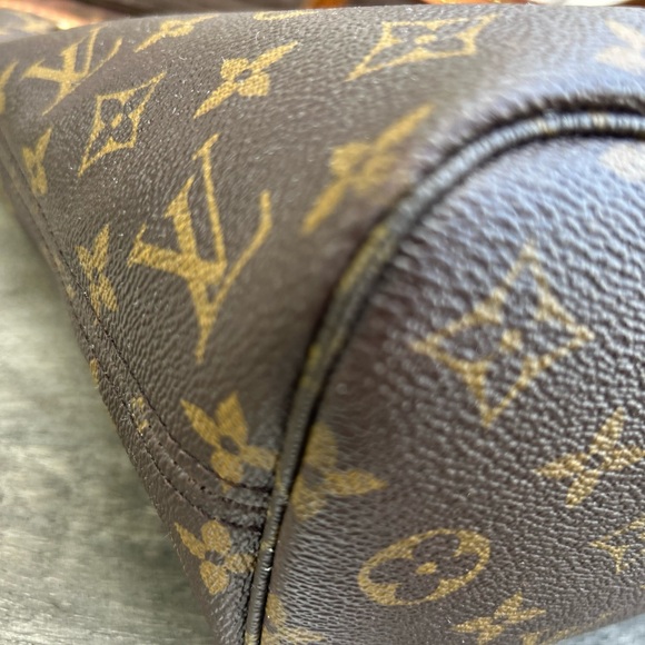 Authentic Louis Vuitton Vintage Neverfull Pm Monogram Tote
SOLD - Picture 7 of 16